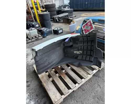 FREIGHTLINER CASCADIA Fender Extension
