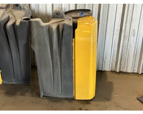 FREIGHTLINER CASCADIA Fender Extension