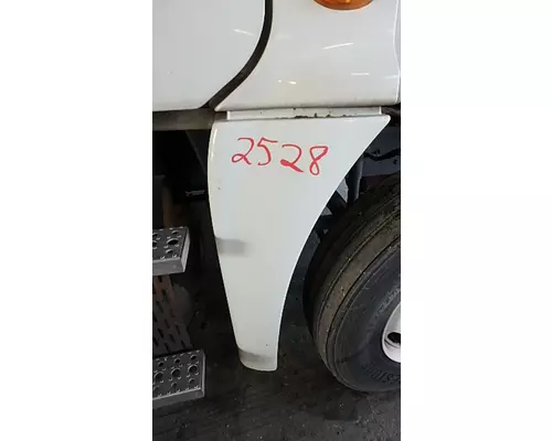 FREIGHTLINER CASCADIA Fender Extension