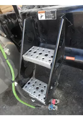 FREIGHTLINER CASCADIA Frame Step