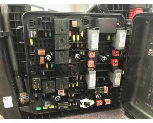 FREIGHTLINER CASCADIA Fuse Box