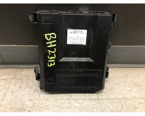 FREIGHTLINER CASCADIA Fuse Box