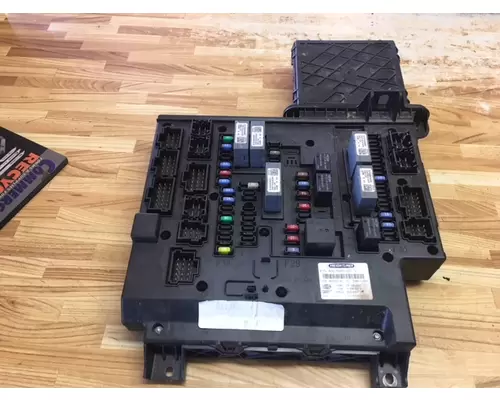 FREIGHTLINER CASCADIA Fuse Box