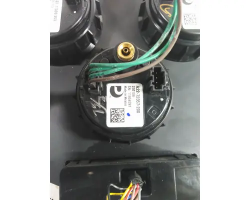 FREIGHTLINER CASCADIA GAUGE CLUSTER