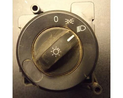 FREIGHTLINER CASCADIA HEADLAMP SWITCH
