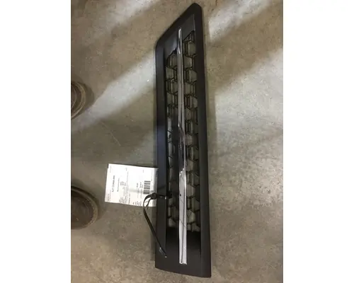 FREIGHTLINER CASCADIA HOOD PARTS