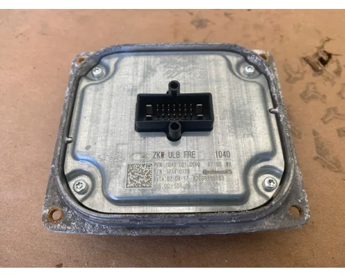 FREIGHTLINER CASCADIA Headlamp Assembly