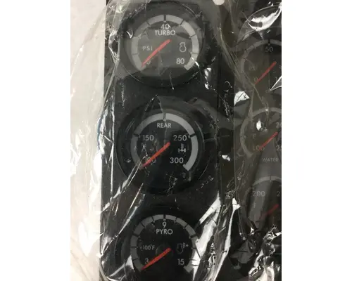 FREIGHTLINER CASCADIA INSTRUMENT CLUSTER