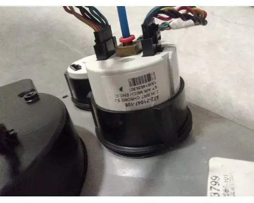 FREIGHTLINER CASCADIA INSTRUMENT CLUSTER