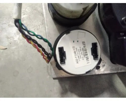 FREIGHTLINER CASCADIA INSTRUMENT CLUSTER