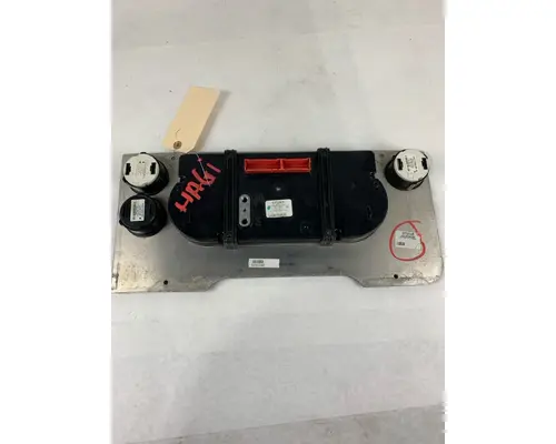 FREIGHTLINER CASCADIA INSTRUMENT CLUSTER