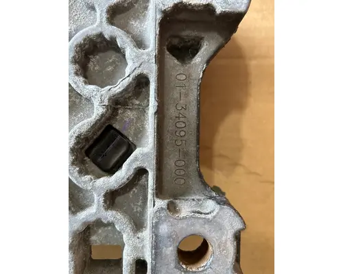 FREIGHTLINER CASCADIA ISOLATOR