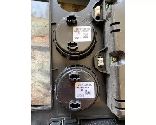 FREIGHTLINER CASCADIA Instrument Cluster