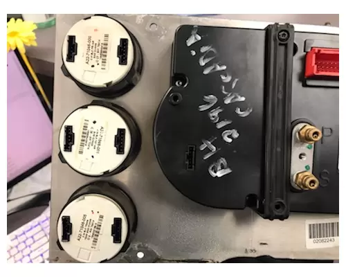 FREIGHTLINER CASCADIA Instrument Cluster