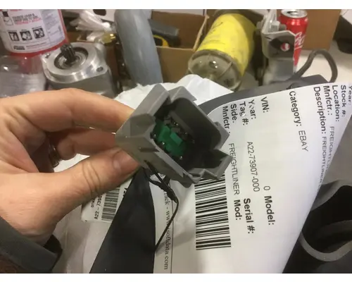 FREIGHTLINER CASCADIA MIRROR - DOOR