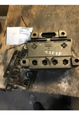 FREIGHTLINER CASCADIA MOUNTS, ENGINE