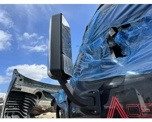 FREIGHTLINER CASCADIA Mirror (Side View)