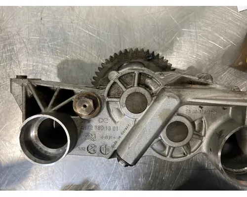 FREIGHTLINER CASCADIA Oil Pump