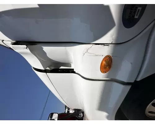 FREIGHTLINER CASCADIA Quarter Extension