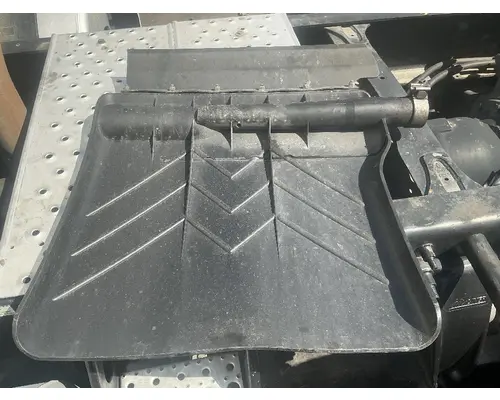 FREIGHTLINER CASCADIA Quarter Extension
