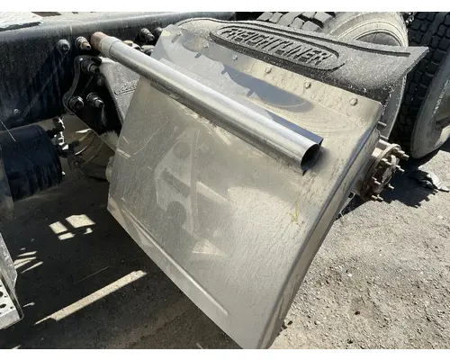 FREIGHTLINER CASCADIA Quarter Extension