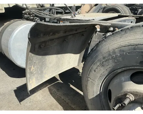 FREIGHTLINER CASCADIA Quarter Extension