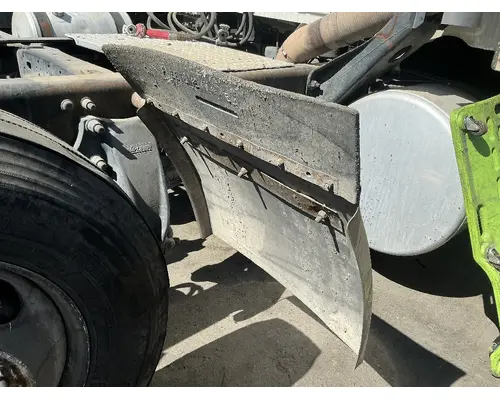 FREIGHTLINER CASCADIA Quarter Extension