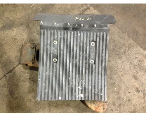 FREIGHTLINER CASCADIA Quarter Extension