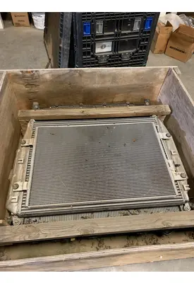 FREIGHTLINER CASCADIA RADIATOR