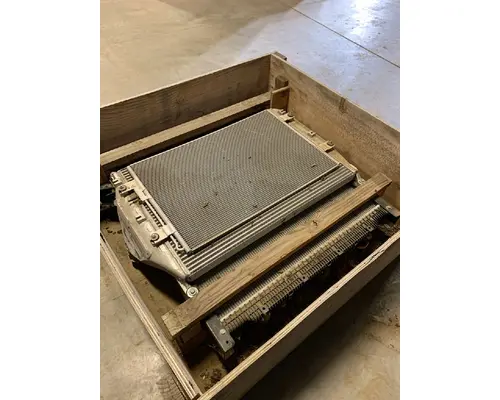 FREIGHTLINER CASCADIA RADIATOR