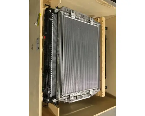FREIGHTLINER CASCADIA RADIATOR