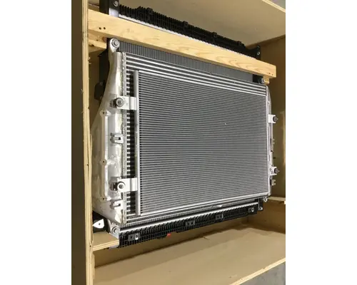 FREIGHTLINER CASCADIA RADIATOR
