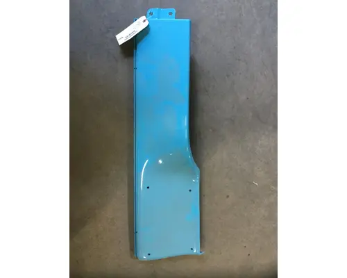 FREIGHTLINER CASCADIA ROCKER PANEL 