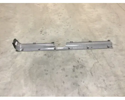FREIGHTLINER CASCADIA ROCKER PANEL 