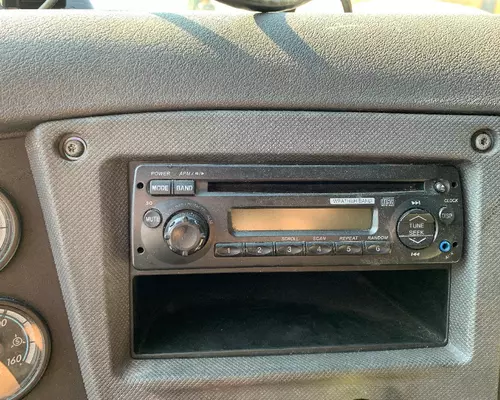 FREIGHTLINER CASCADIA Radio