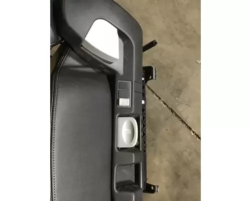 FREIGHTLINER CASCADIA SEAT, FRONT