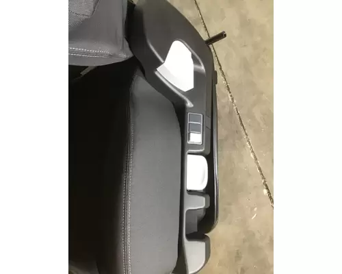 FREIGHTLINER CASCADIA SEAT, FRONT