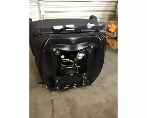 FREIGHTLINER CASCADIA SEAT, FRONT