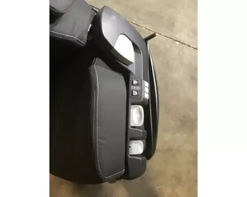 FREIGHTLINER CASCADIA SEAT, FRONT