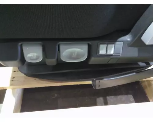 FREIGHTLINER CASCADIA SEAT, FRONT