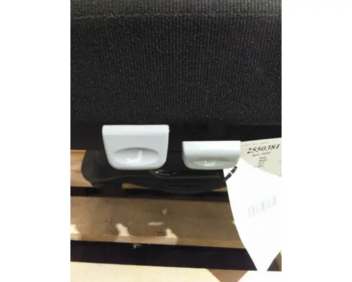 FREIGHTLINER CASCADIA SEAT, FRONT