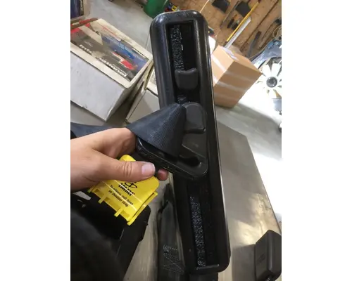 FREIGHTLINER CASCADIA SEAT BELT