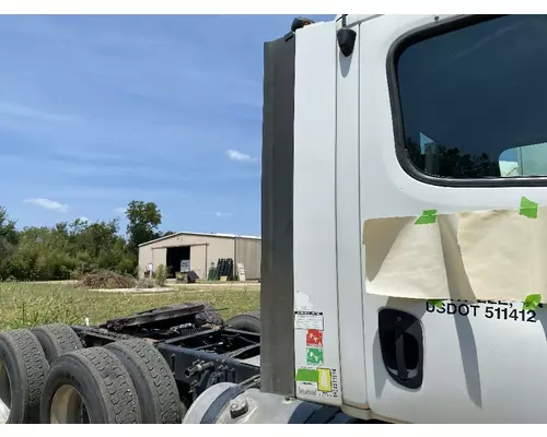 FREIGHTLINER CASCADIA Side Extender