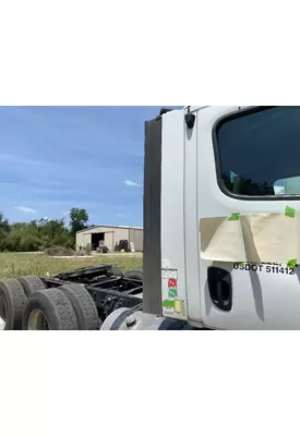 FREIGHTLINER CASCADIA Side Extender