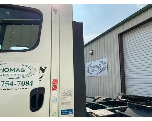 FREIGHTLINER CASCADIA Side Extender