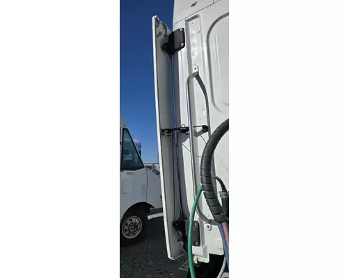 FREIGHTLINER CASCADIA Side Fairing