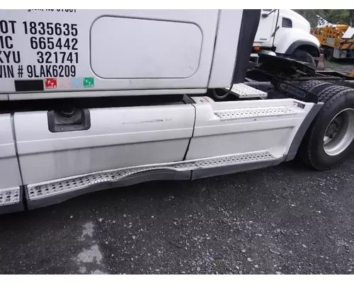 FREIGHTLINER CASCADIA Side Fairing