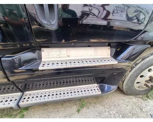 FREIGHTLINER CASCADIA Side Fairing