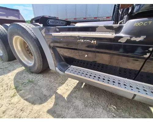 FREIGHTLINER CASCADIA Side Fairing