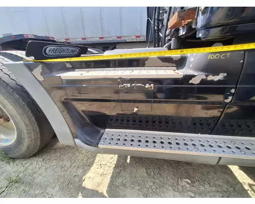 FREIGHTLINER CASCADIA Side Fairing